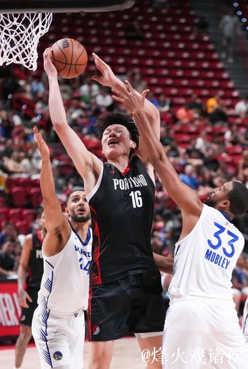 杨瀚森出战10分钟献1助攻 开拓者胜独行侠 杨瀚森出战10分钟献1助攻 开拓者胜独行侠