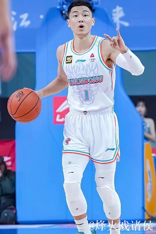 周琦缺阵首钢轻取福建 高诗岩16+12山东胜广州 周琦缺阵首钢轻取福建 高诗岩16+12山东胜广州